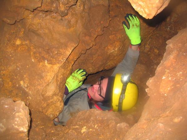 Odkrywanie i eksploracja jaskiń. Jak się przygotować do bezpiecznego penetrowania jaskiń
