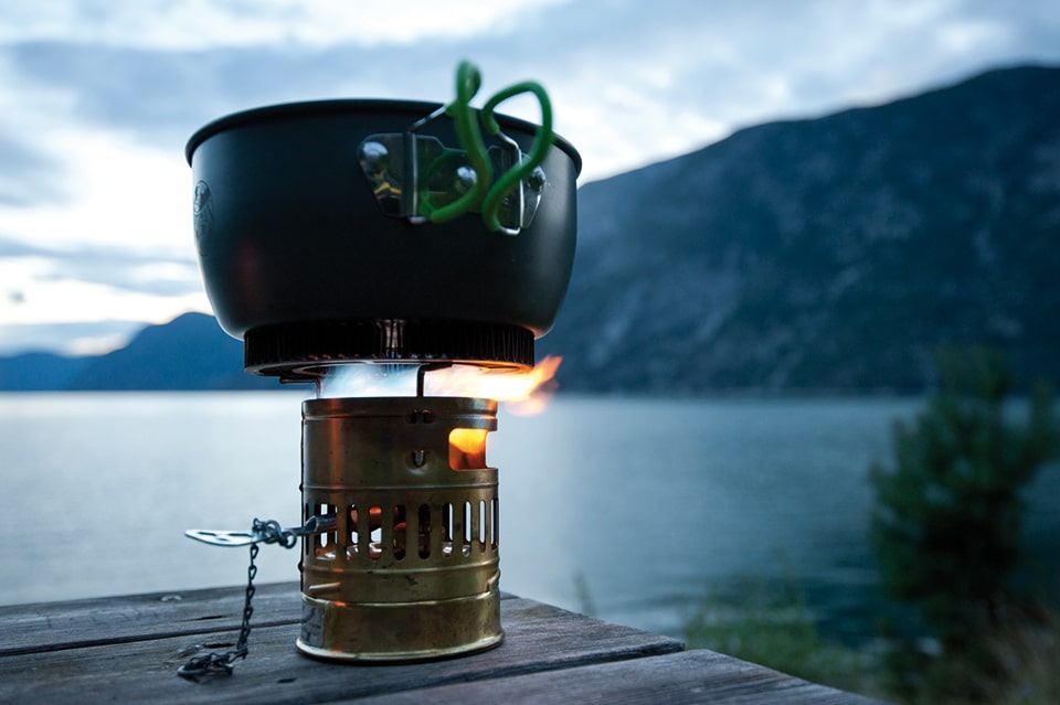 kuchenki turystyczne|Klasyczna kuchenka na benzynę (model SVEA firmy Optimus)