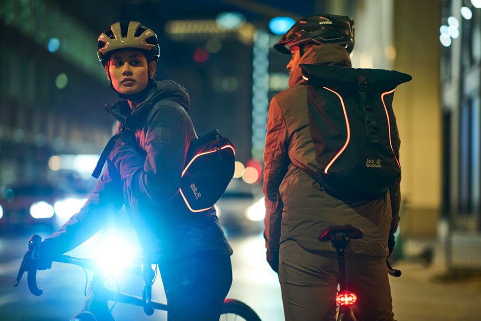 plecak na rower|Plecaki rowerowe Jack Wolfskin ze świecącymi listwami LED