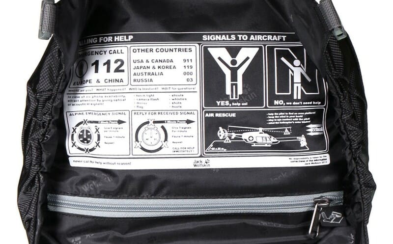 instrukcja bezpieczeństwa na plecaku - gadżety niezbędne w górach
